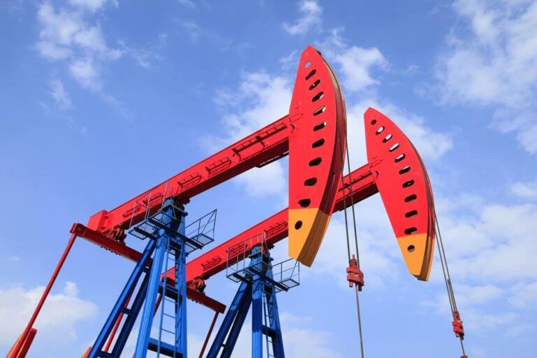 China Oil Industry Set to Rebound in 2015