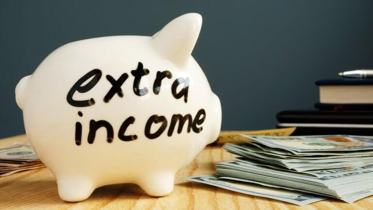 How to Earn Extra Cash While Working Full Time In the UK