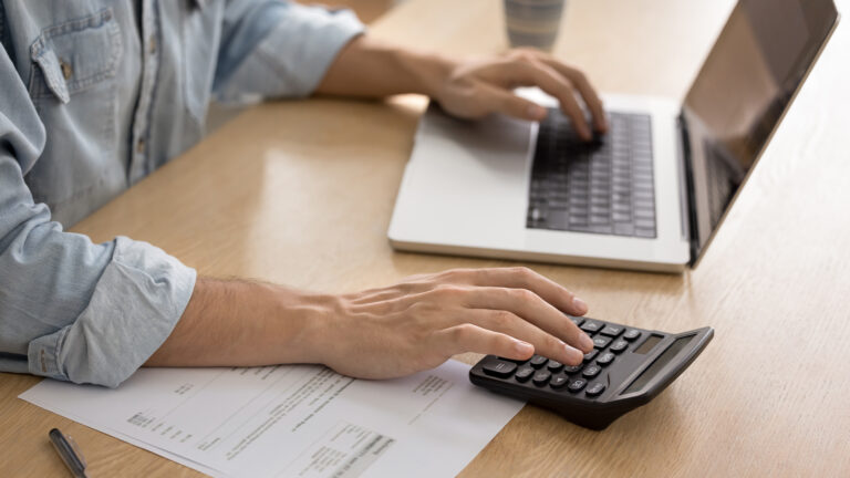 Overcoming Financial Reporting Challenges With Dedicated Software