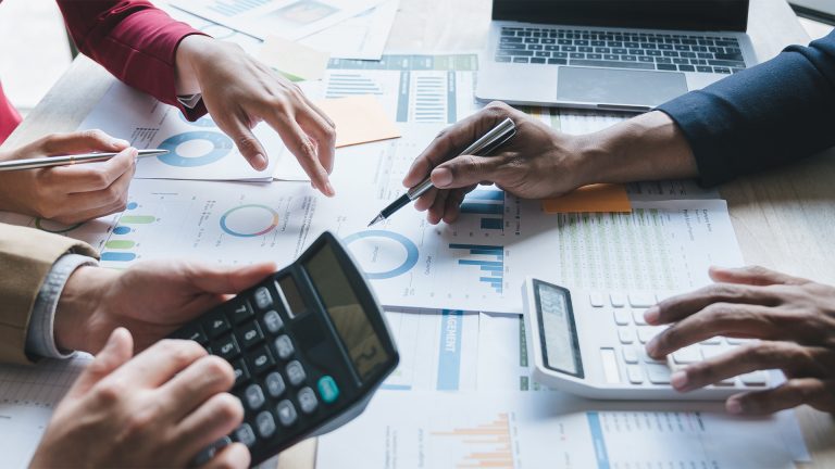 Passive Vs Active Investment Strategy – Which Is Right for You?