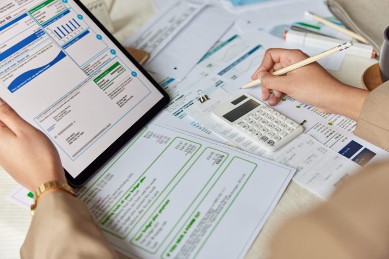 Top 3 Cost-Effective Ways to Pay International Contractors for Freelancing